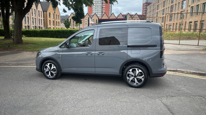 Ford Transit Connect 240 L1 Petrol 1.5 EcoBoost PHEV 150 Active FlexCab Van Auto - Image 26